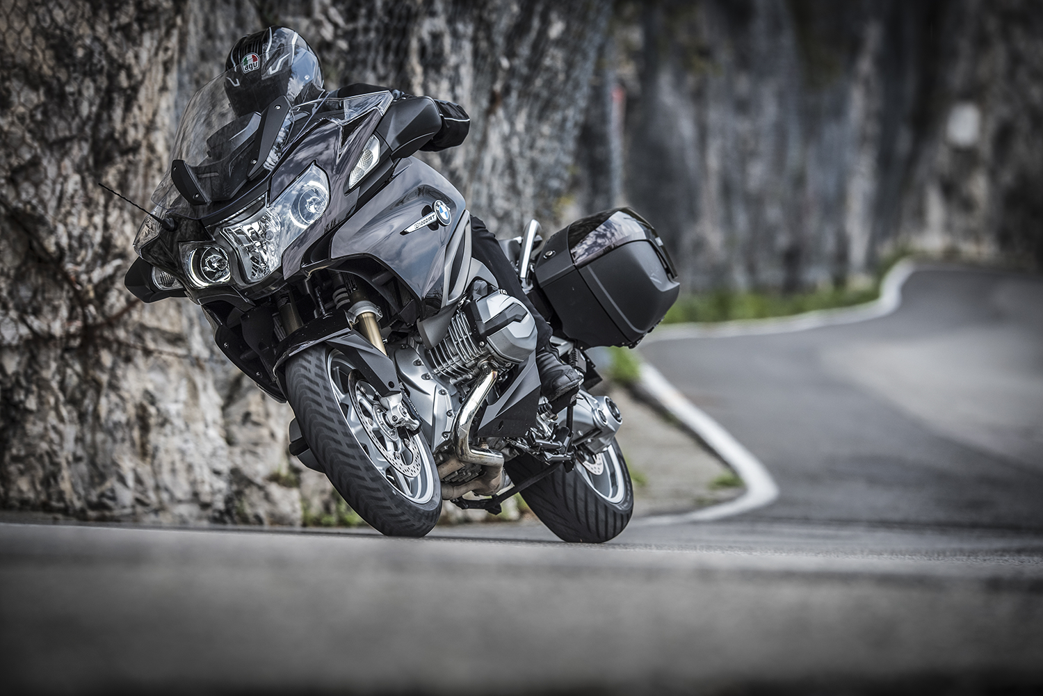 03050583 image 1
