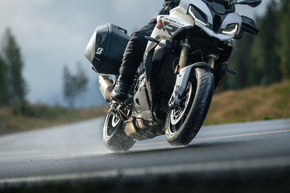 03021821 image 1